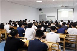 D:\yfzou\学校类文件\质量管理办公室\师德师风\新闻材料\忆百年征程，数百个第一  我校19、20级学生同上“开学第一课”\6.jpg