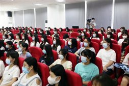 D:\yfzou\学校类文件\质量管理办公室\师德师风\新闻材料\忆百年征程，数百个第一  我校19、20级学生同上“开学第一课”\4.jpg