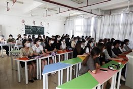 D:\yfzou\学校类文件\质量管理办公室\师德师风\新闻材料\忆百年征程，数百个第一  我校19、20级学生同上“开学第一课”\11.jpg