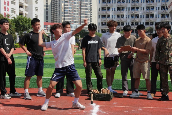 手榴弹定点投掷1.jpg