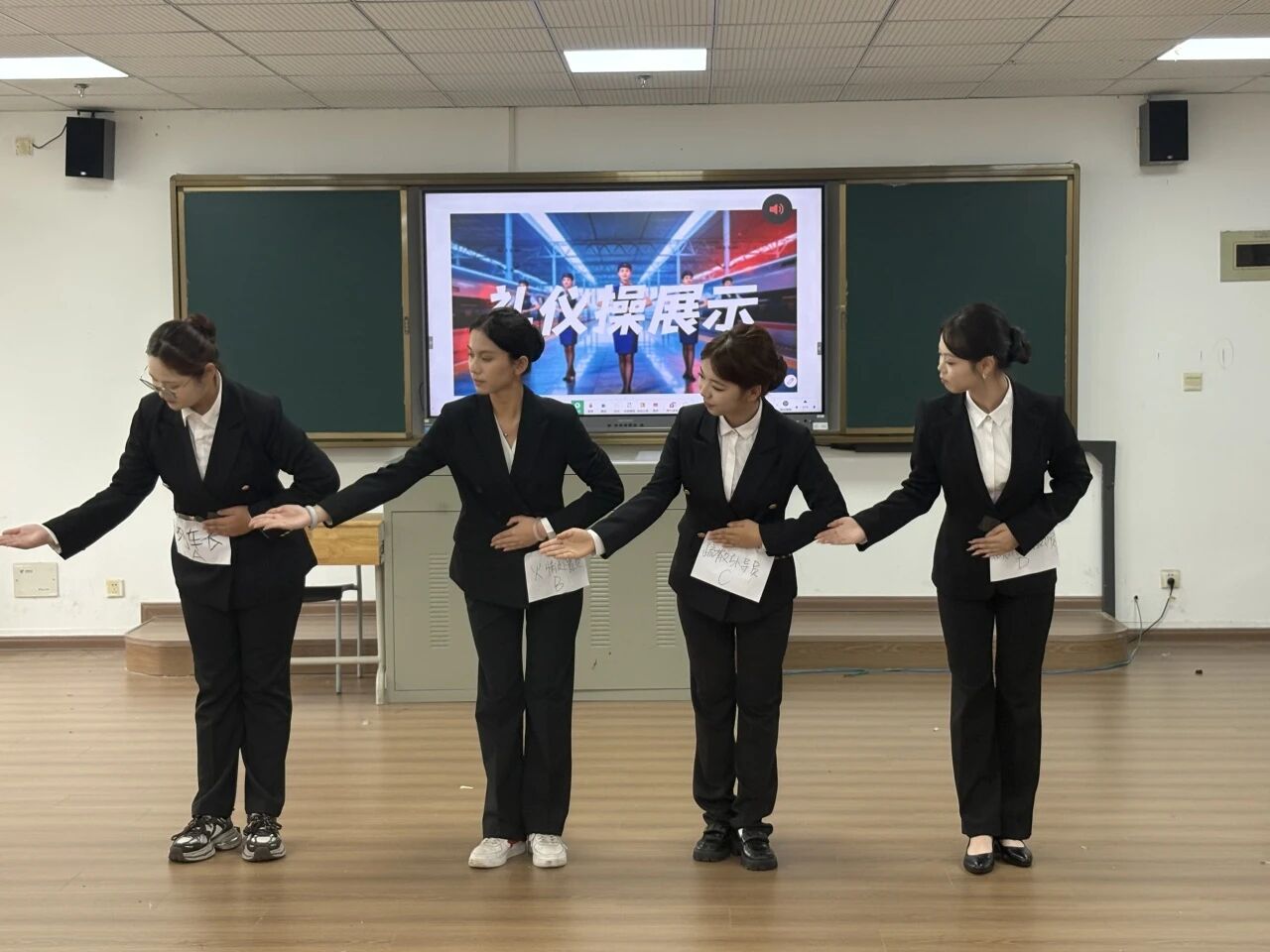 c960cf79773c62d9e91805441bbdeb01.jpg